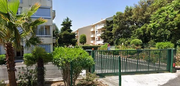 Joli Studio A Front De Mer Saint-Raphael  France