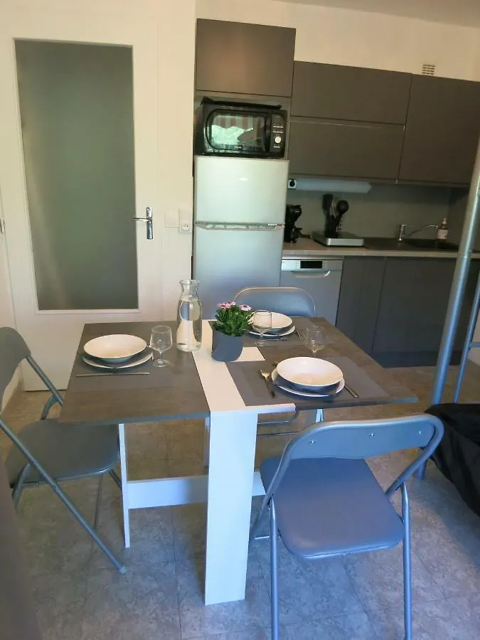 Apartment Joli Studio A Front De Mer Saint-Raphael